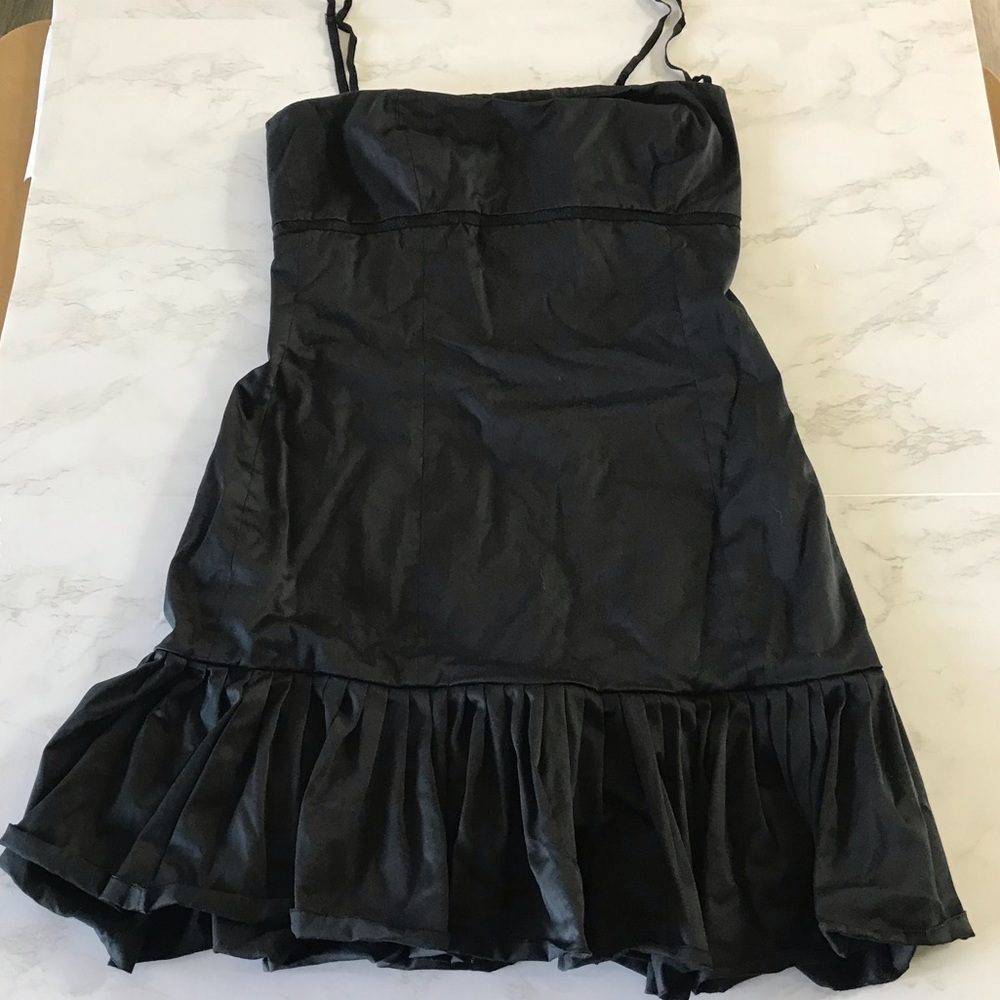 Elie Tahari black ruffle dress size 6